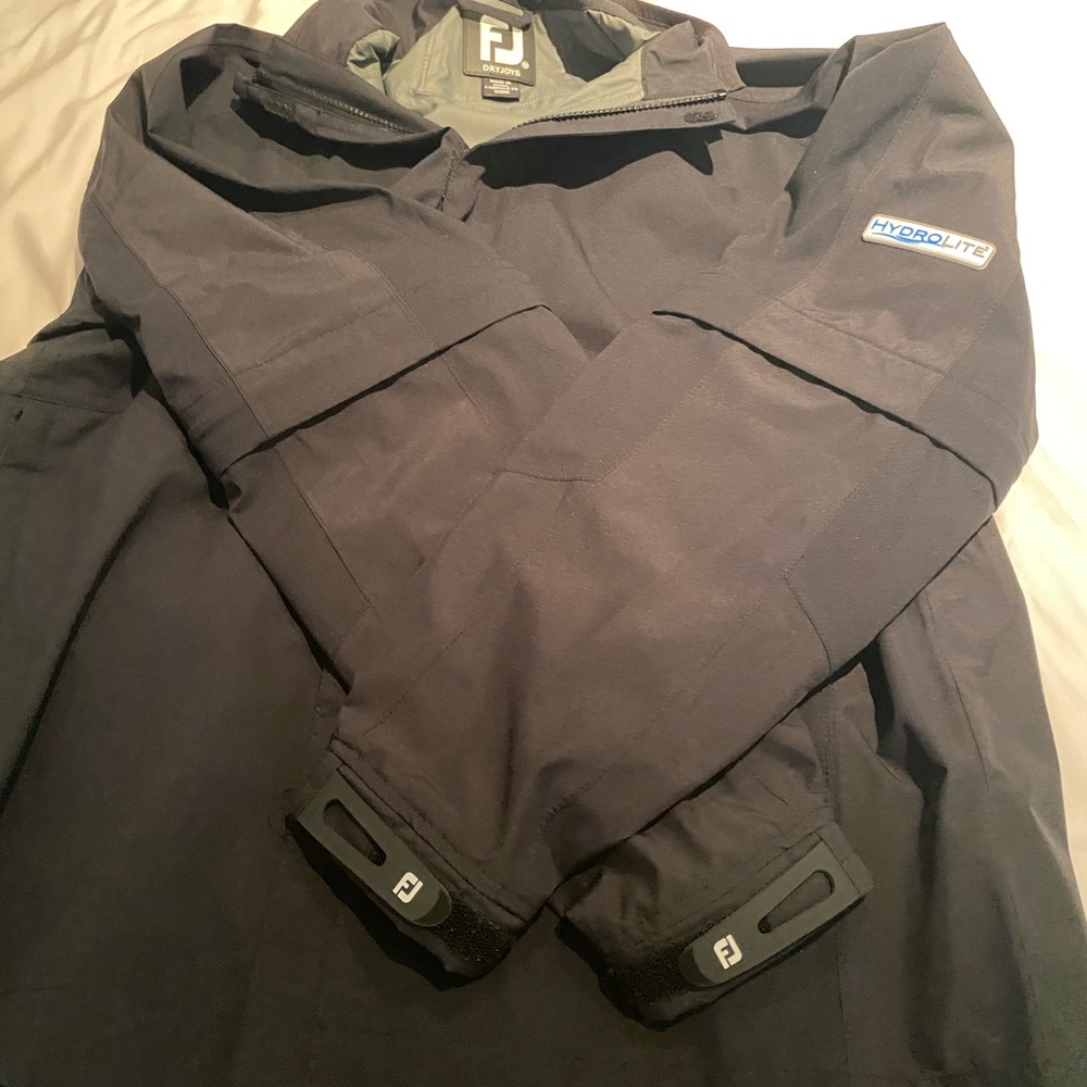 Black footjoy hydrolite rain jacket size M